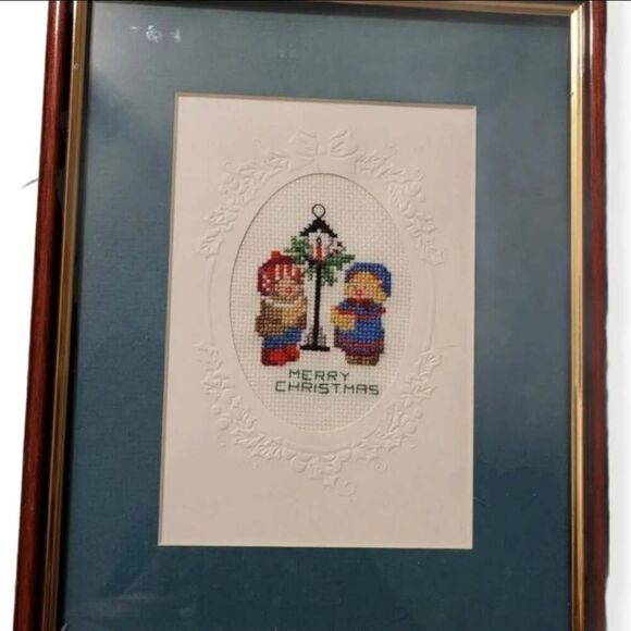 MERRY CHRISTMAS Singing Carolers Completed Cross Stitch - Picture 2 of 3